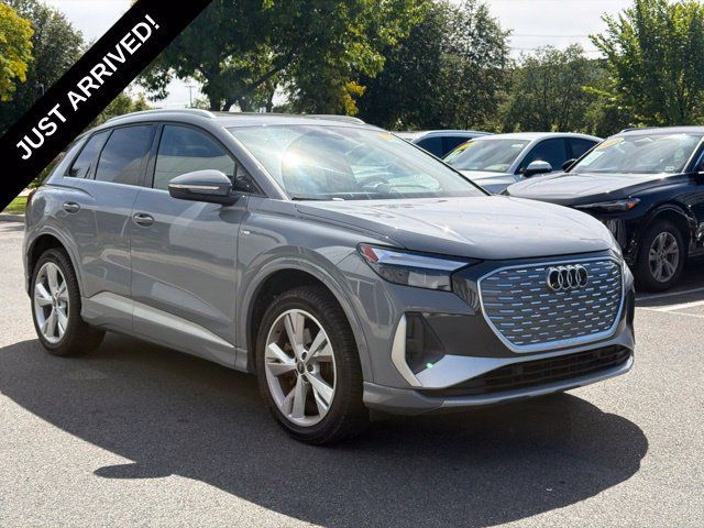 Used 2023 Audi Q4 e-tron Premium Plus w/ Premium Plus AWD/4WD image 3