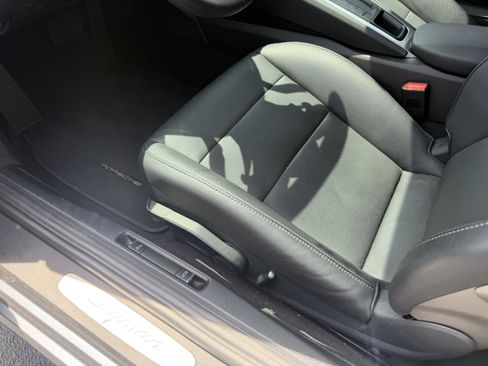 Certified 2025 Porsche 718 Cayman RWD image 15