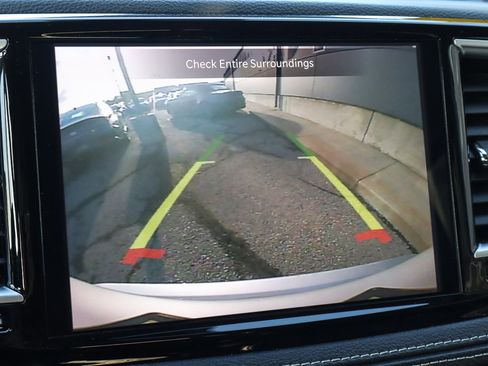 Used 2024 Chrysler Pacifica Limited image 12