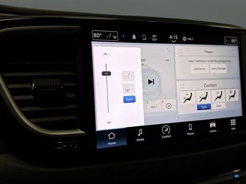 Certified 2023 Chrysler Pacifica Touring-L image 7