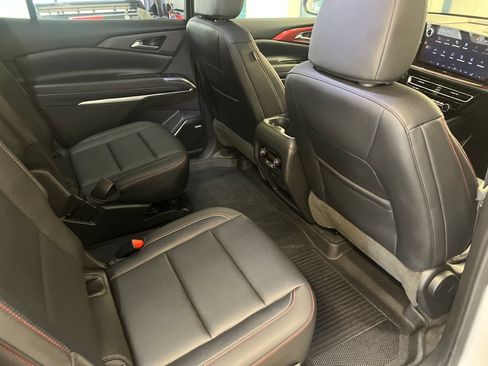 Used 2024 Chevrolet Traverse Z71 w/ Enhanced Driving Package AWD/4WD image 44