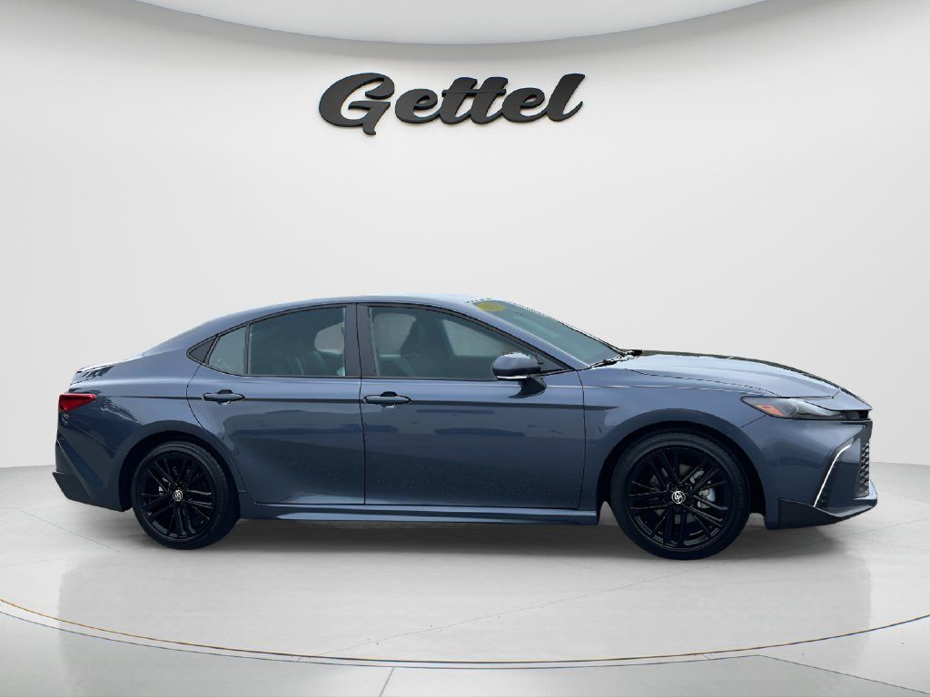 Used 2026 Toyota Camry SE FWD image 4