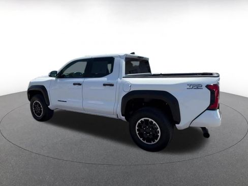 Used 2025 Toyota Tacoma TRD Off-Road AWD/4WD image 10