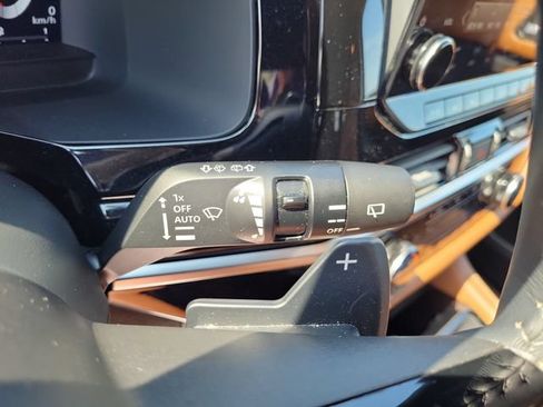 Used 2024 Nissan Pathfinder Platinum AWD/4WD image 29