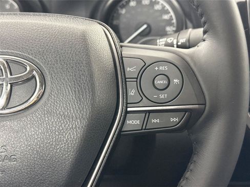 Certified 2023 Toyota Camry SE w/ Convenience Package FWD image 17