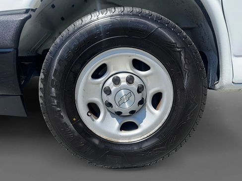 Used 2018 Chevrolet Express 2500 w/ Driver Convenience Package image 20