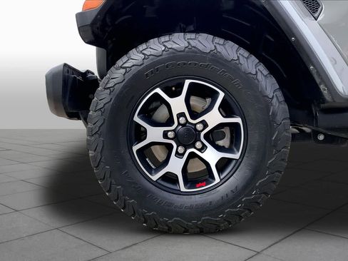 Used 2022 Jeep Wrangler Unlimited Rubicon AWD/4WD image 10