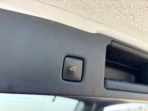 Used 2022 Ford Escape SE w/ Convenience Package AWD/4WD image 11