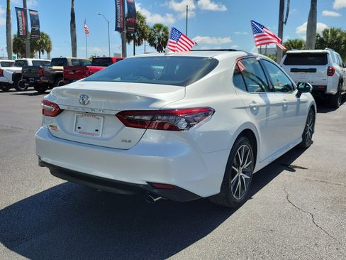 Used 2022 Toyota Camry XLE image 11