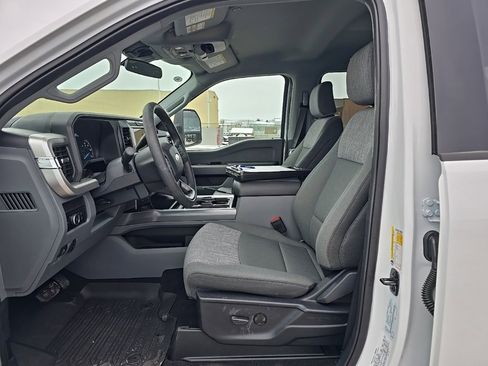 Used 2025 Ford F350 XLT image 8