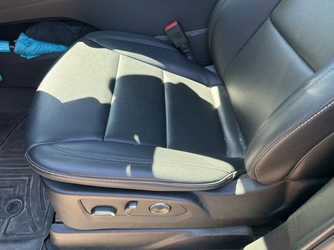 Used 2024 Cadillac Escalade Luxury image 7