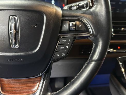 Used 2023 Lincoln Navigator Reserve image 16