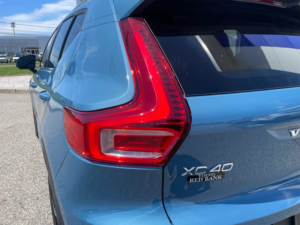 Used 2025 Volvo XC40 B5 Core AWD/4WD image 11