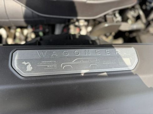 Used 2024 Jeep Wagoneer L Series II w/ Flexible Seating Group image 27