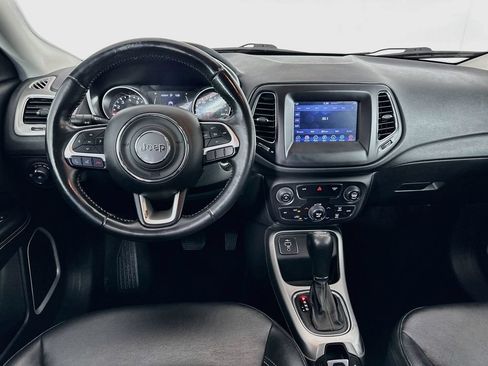 Used 2019 Jeep Compass Latitude FWD image 21