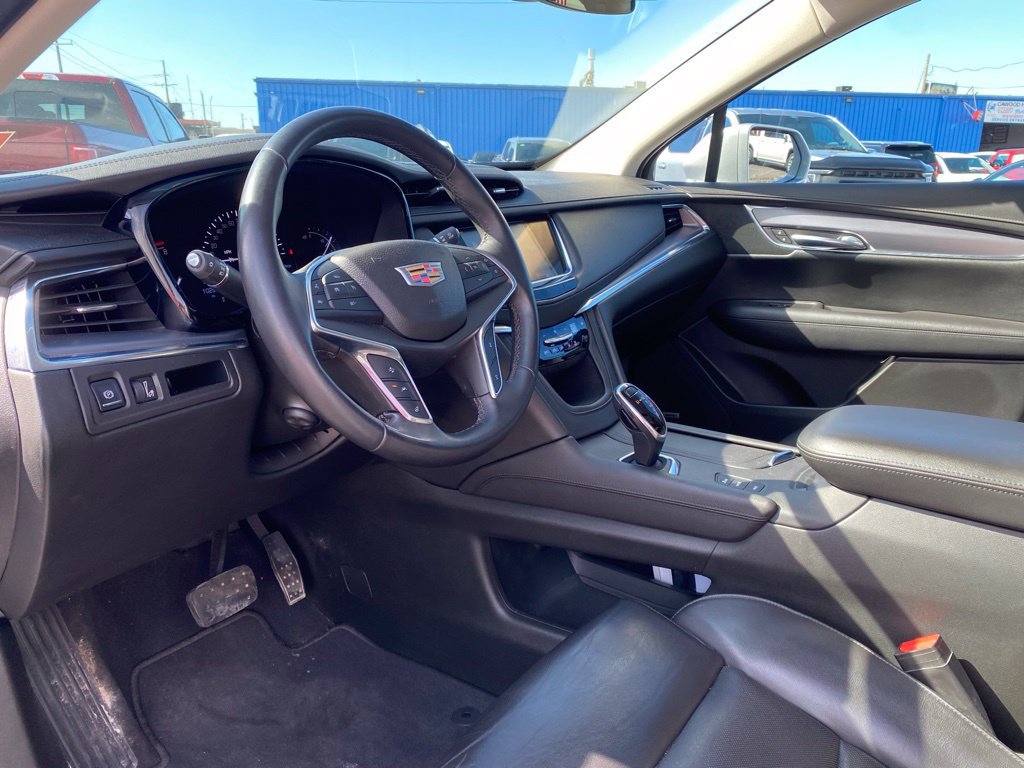 Used 2017 Cadillac XT5 Luxury w/ Driver Awareness Package AWD/4WD image 9