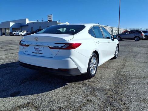 Used 2025 Toyota Camry LE image 16