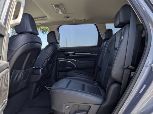 Certified 2025 Kia Telluride S FWD image 19