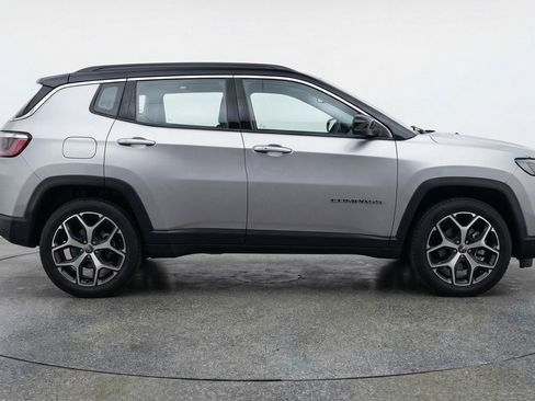 Used 2025 Jeep Compass Limited AWD/4WD image 11