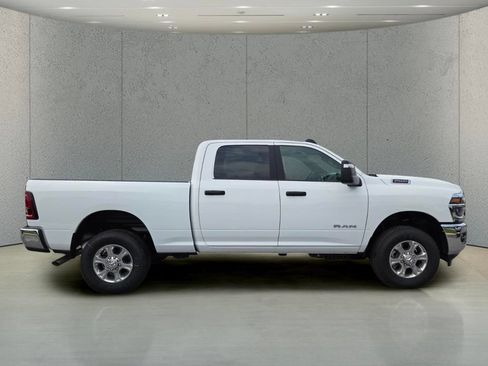New 2026 RAM 2500 Big Horn AWD/4WD image 2