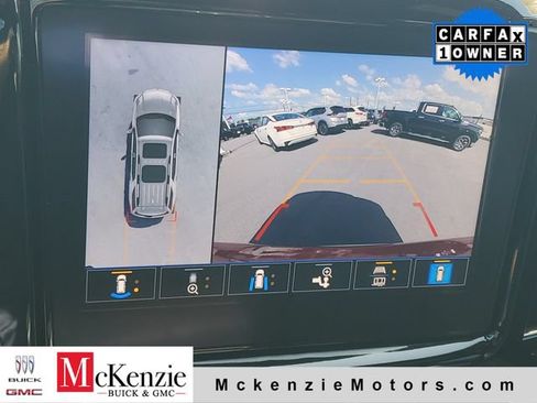 Used 2023 Chevrolet Traverse Premier FWD image 17