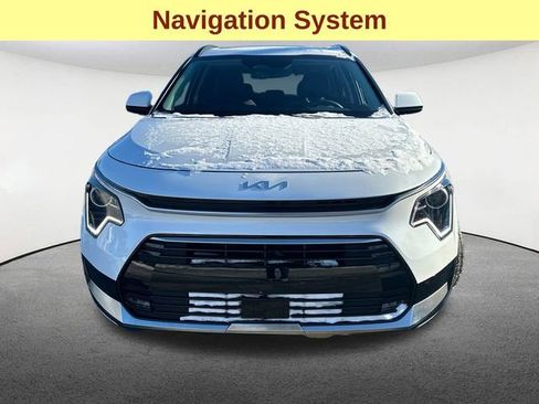 Used 2024 Kia Niro EX Touring image 4