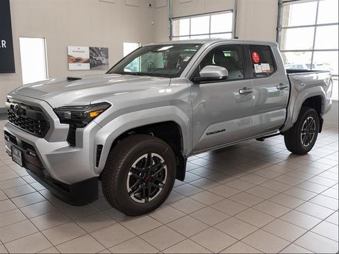 New 2026 Toyota Tacoma TRD Sport AWD/4WD image 4