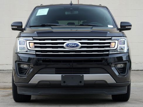 Used 2019 Ford Expedition XLT w/ Equipment Group 202A RWD image 6