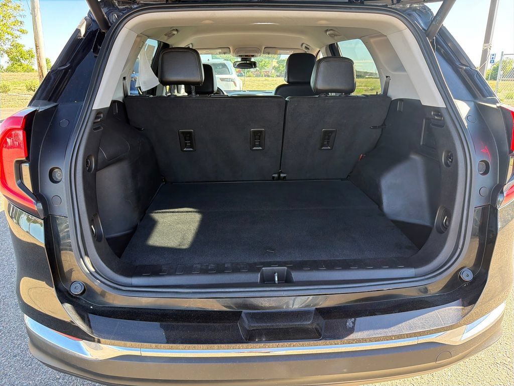 Used 2024 GMC Terrain SLT AWD/4WD image 22