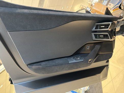 Used 2022 Ford GT image 25