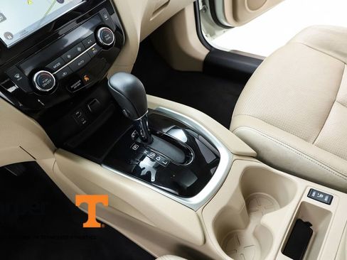 Used 2016 Nissan Rogue SL image 24