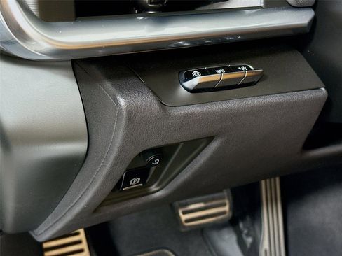 Used 2022 Chevrolet Corvette Stingray Preferred Cpe w/ Engine Appearance Package image 9