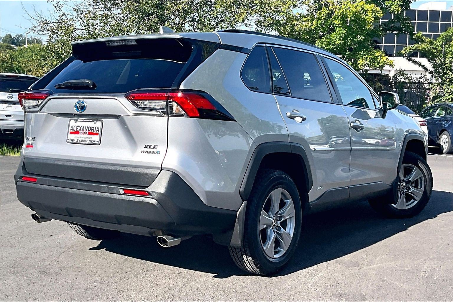 Used 2023 Toyota RAV4 XLE w/ Convenience Package AWD/4WD image 12