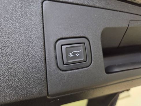 Used 2023 Cadillac XT5 Premium Luxury image 14