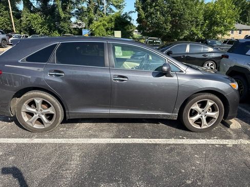 Used 2009 Toyota Venza AWD image 2
