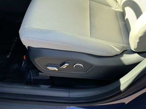 Used 2025 Hyundai Santa Fe SEL FWD image 18