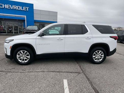 Used 2023 Chevrolet Traverse LS image 8