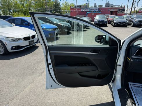 Used 2017 Hyundai Elantra Value Edition FWD image 14