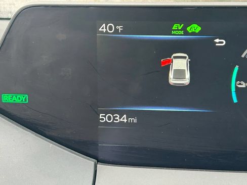 Used 2026 Toyota Prius Plug-In Hybrid FWD image 16