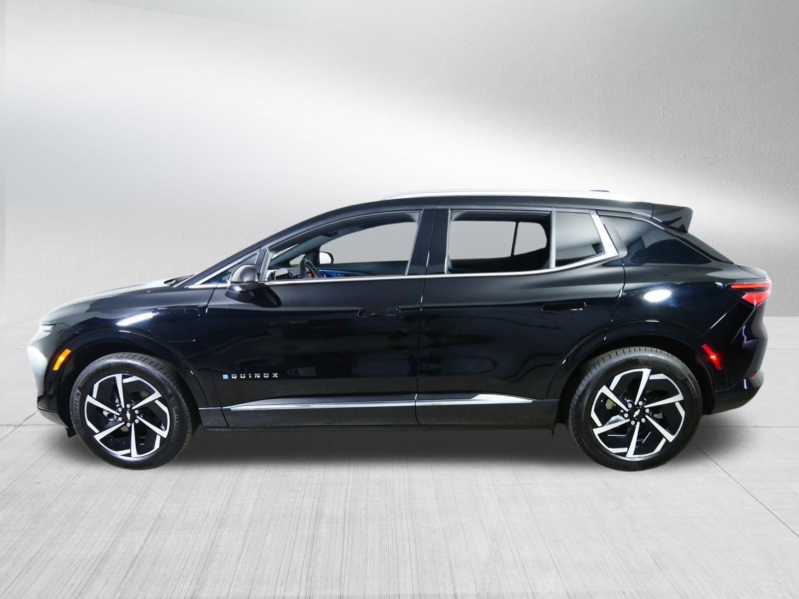 Used 2025 Chevrolet Equinox EV LT w/ Convenience Package FWD image 4