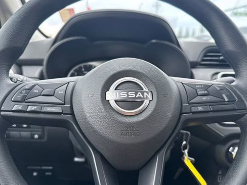 Used 2025 Nissan Versa S w/ S Plus Package image 23