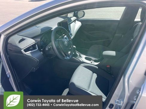 Used 2025 Toyota Corolla LE image 12