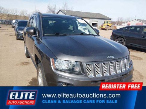 Used 2017 Jeep Compass Latitude image 12