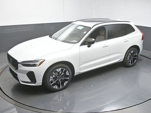 New 2026 Volvo XC60 B5 Plus w/ Protection Package Premier image 45