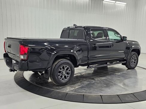 Used 2021 Toyota Tacoma SR5 w/ Technology Package image 5