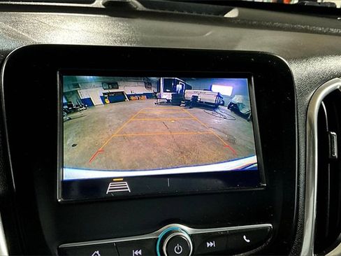 Used 2021 Chevrolet Equinox LS w/ LS Convenience Package image 23