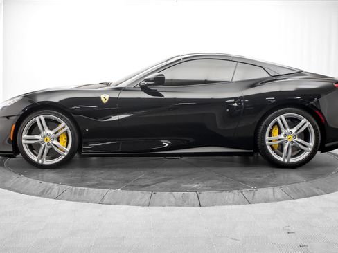 Used 2023 Ferrari Portofino M RWD image 12