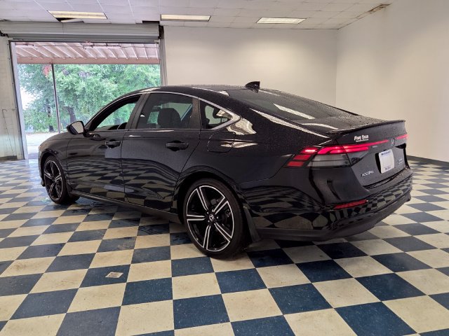 Used 2025 Honda Accord Sport image 5