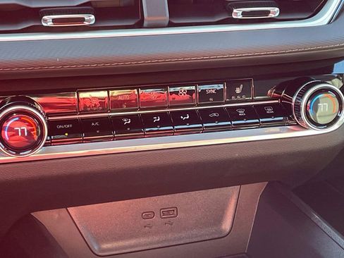 New 2026 Chevrolet Equinox LT w/ Convenience Package II image 21