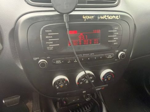 Used 2014 Kia Soul FWD image 21